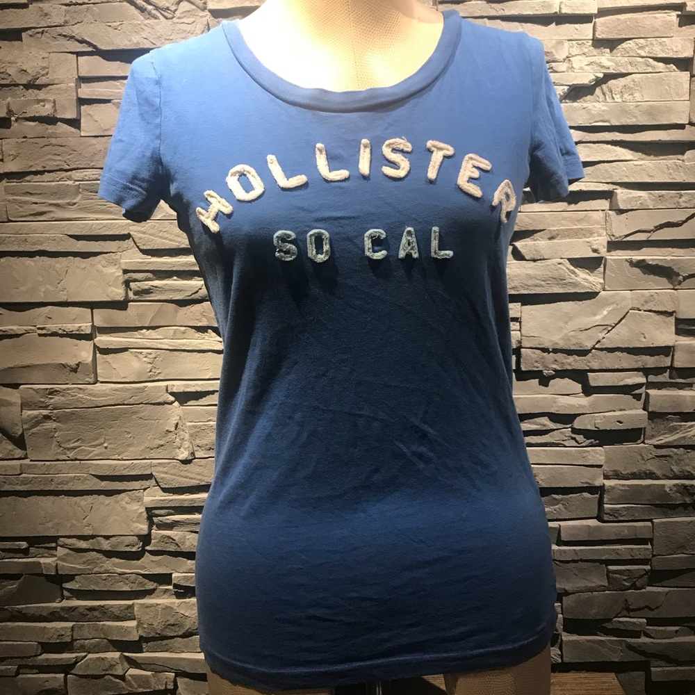 Light blue Hollister tee